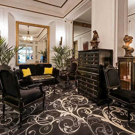 Peyris Opera Hotel 4*