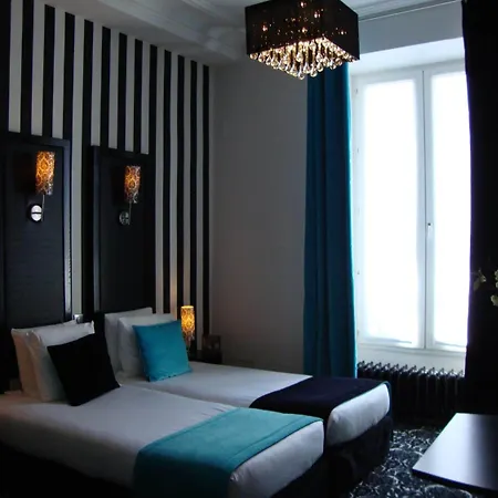 Peyris Opera Hotel 4*