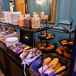 Peyris Opera Hotel
