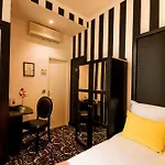 بيريس أوبرا 4*