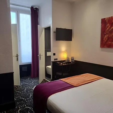 Peyris Opera Hotel