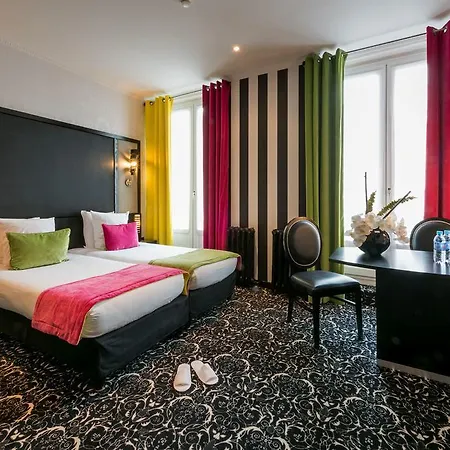 Peyris Opera Hotel 4*