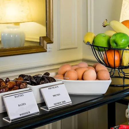 מלון Peyris Opera 4*