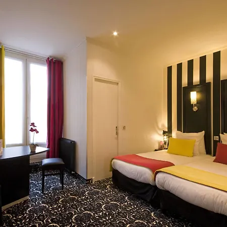Peyris Opera Hotel 4*
