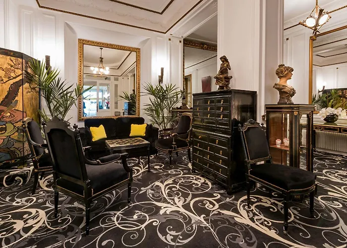 Peyris Opera Hotel 4*