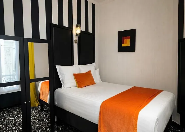 Peyris Opera Hotel