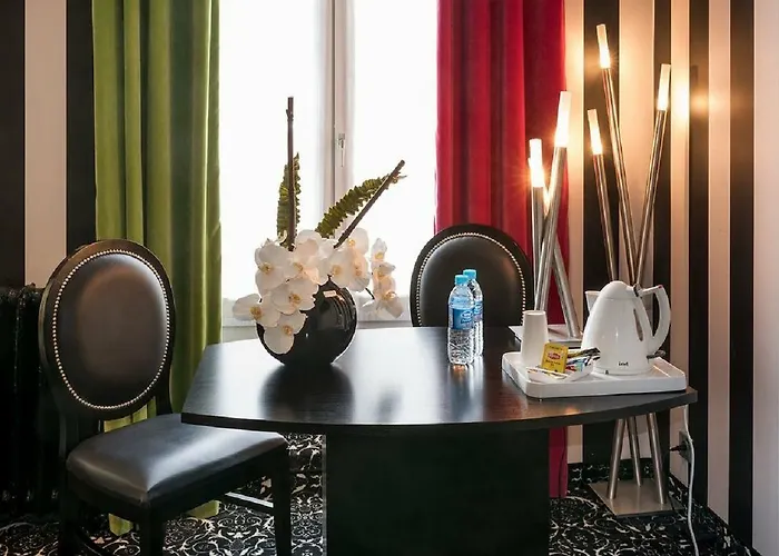 Peyris Opera Hotel 4*